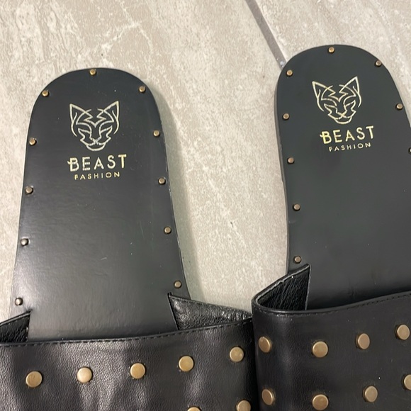 Beast Fashion black slides with gold stud detail - Picture 3 of 4